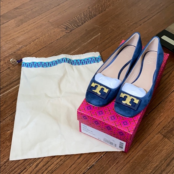 Tory Burch Gigi Block Heel Pump - Picture 2 of 6